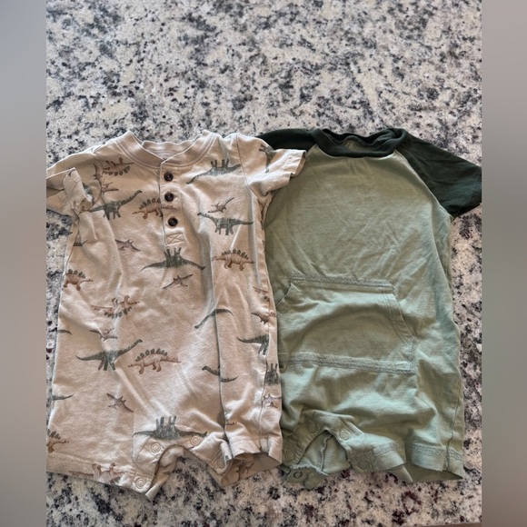 Carter's Baby Beige Dinosaur and Green Romper Bodysuit Set Size 12 Months - Picture 2 of 9